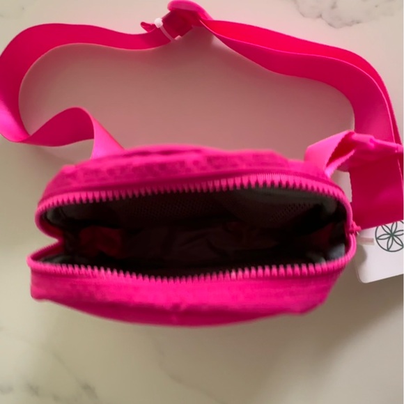 NWT GAIAM Side Kick Waist Pack - Hot Pink - Picture 6 of 10